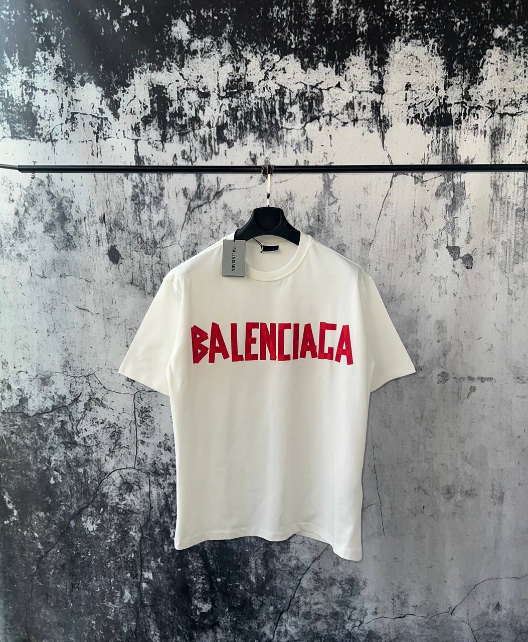 T-shirt Balenciaga "Tape Type"