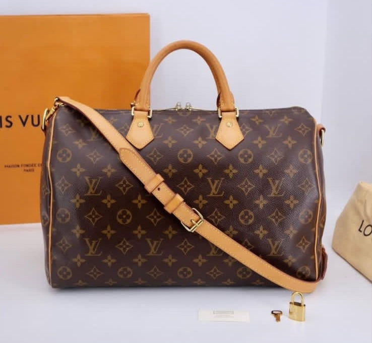 Borsa LV 037