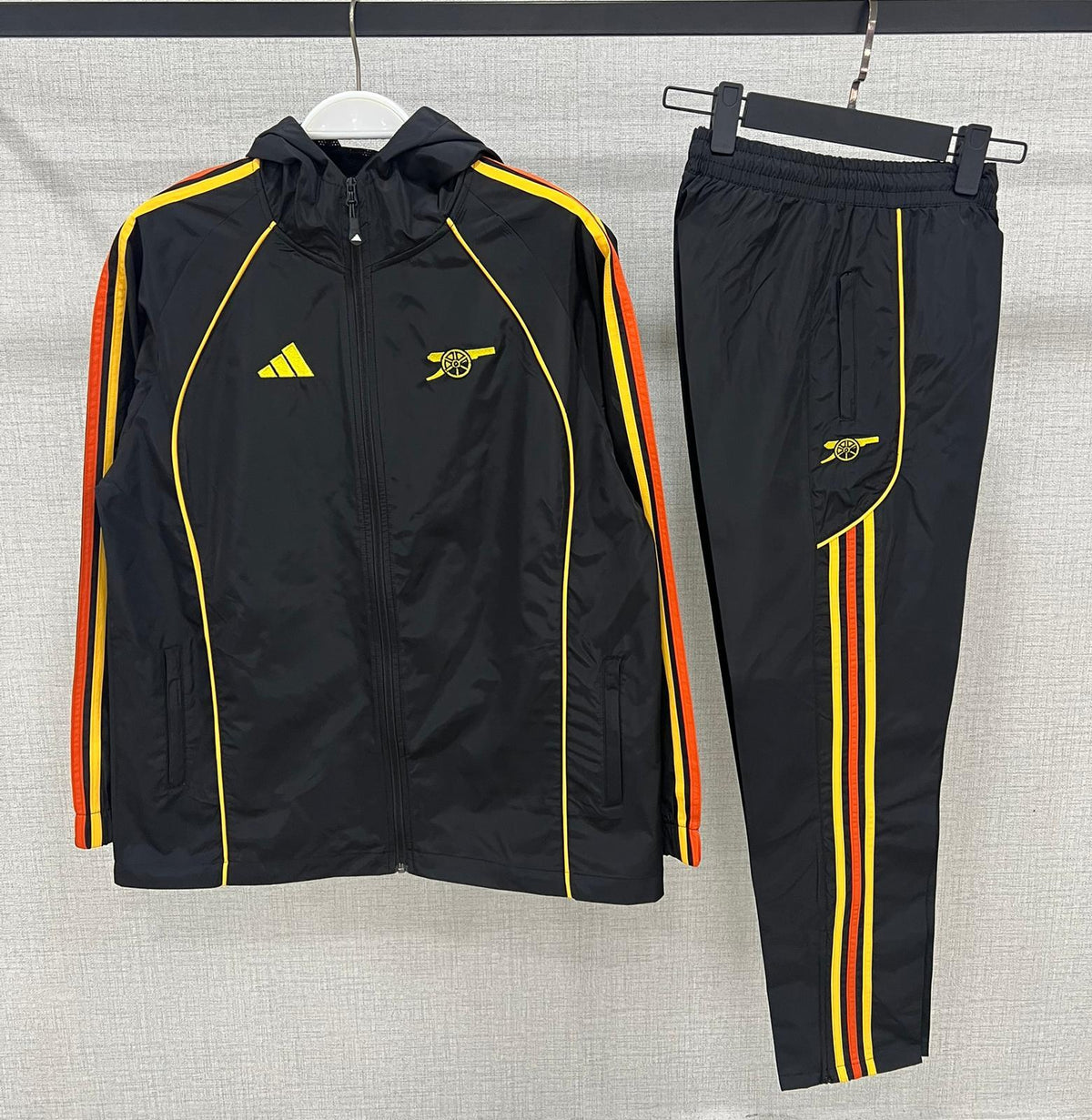 Tuta Arsenal Retro – Nero/Giallo