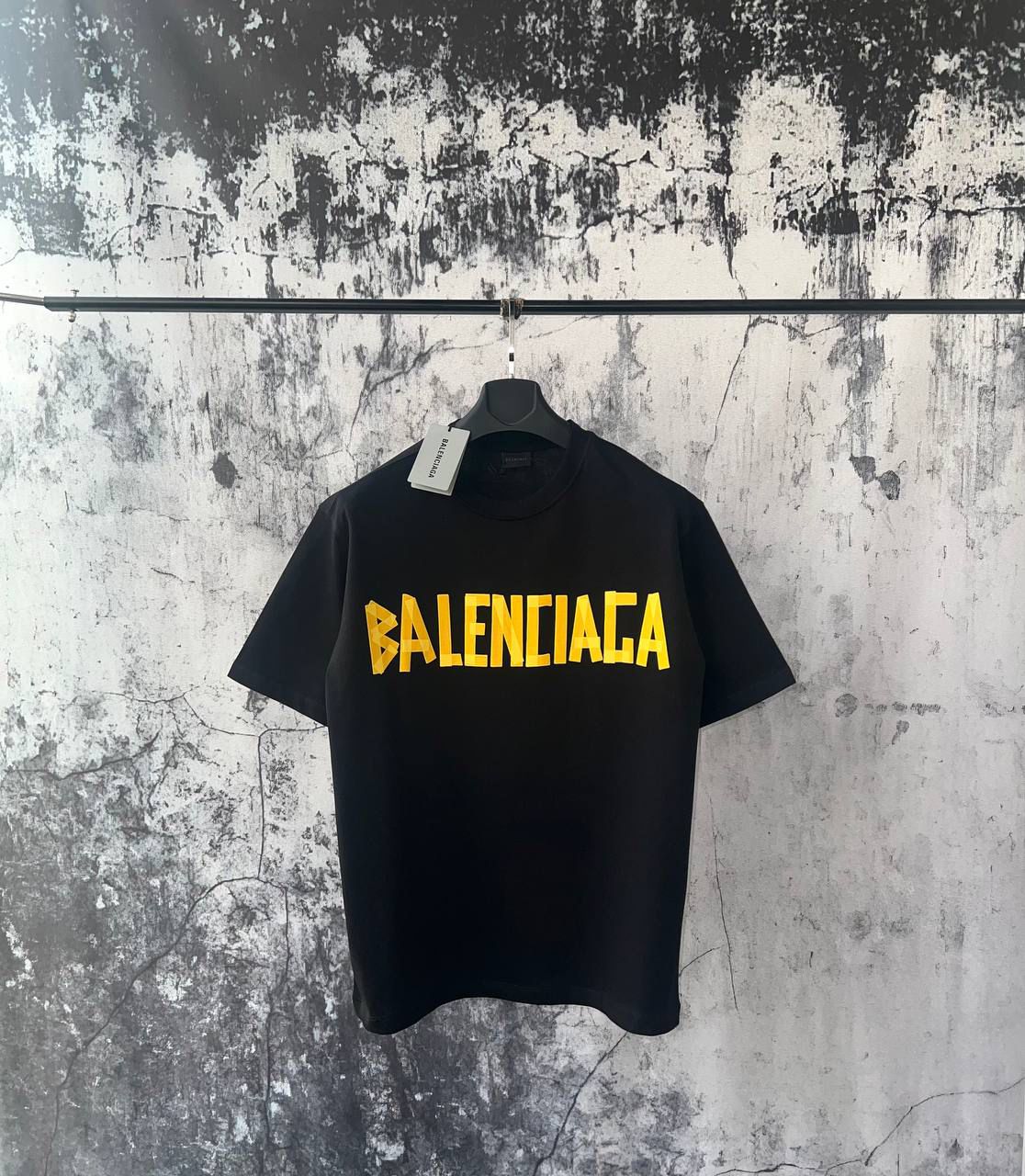 T-shirt Balenciaga "Tape Type"