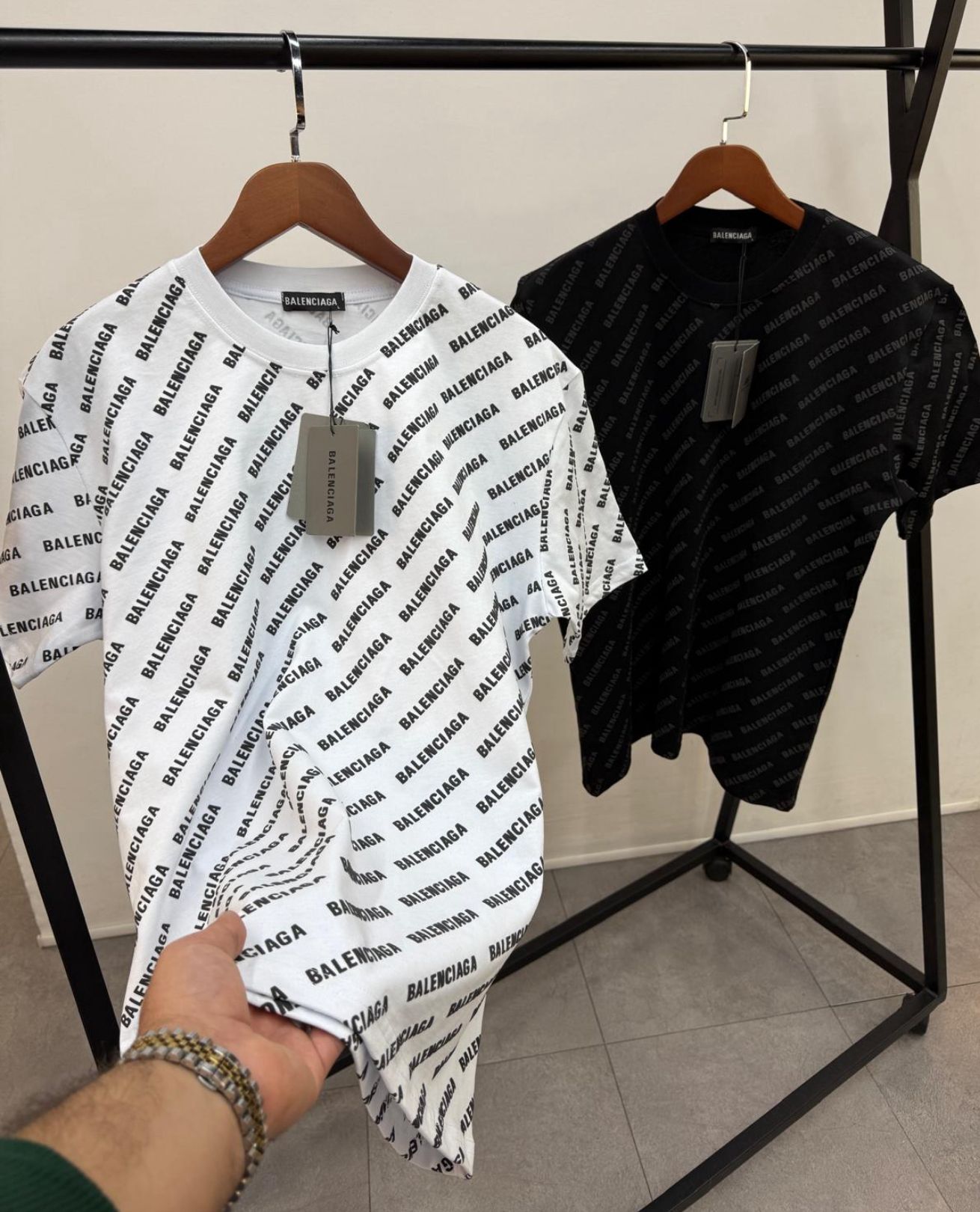 T-shirt Balenciaga 022