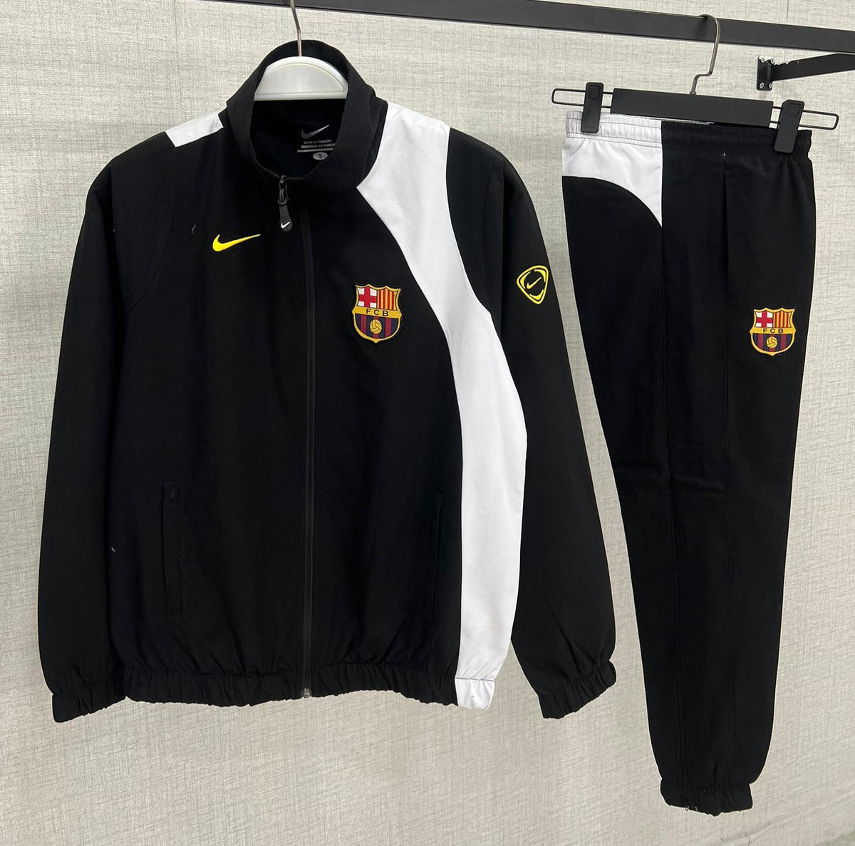 Tuta FC Barcellona Retro – Nero/Bianco