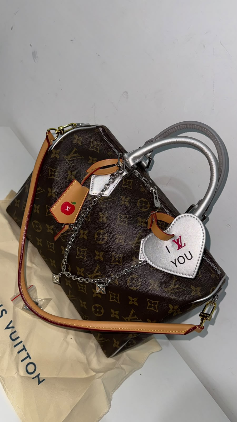 Borsa LV 028