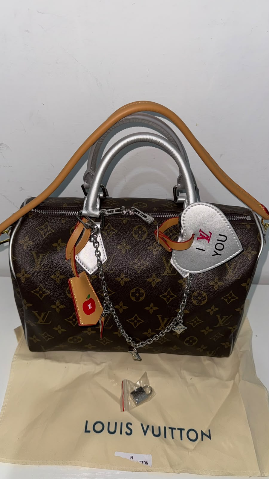 Borsa LV 028