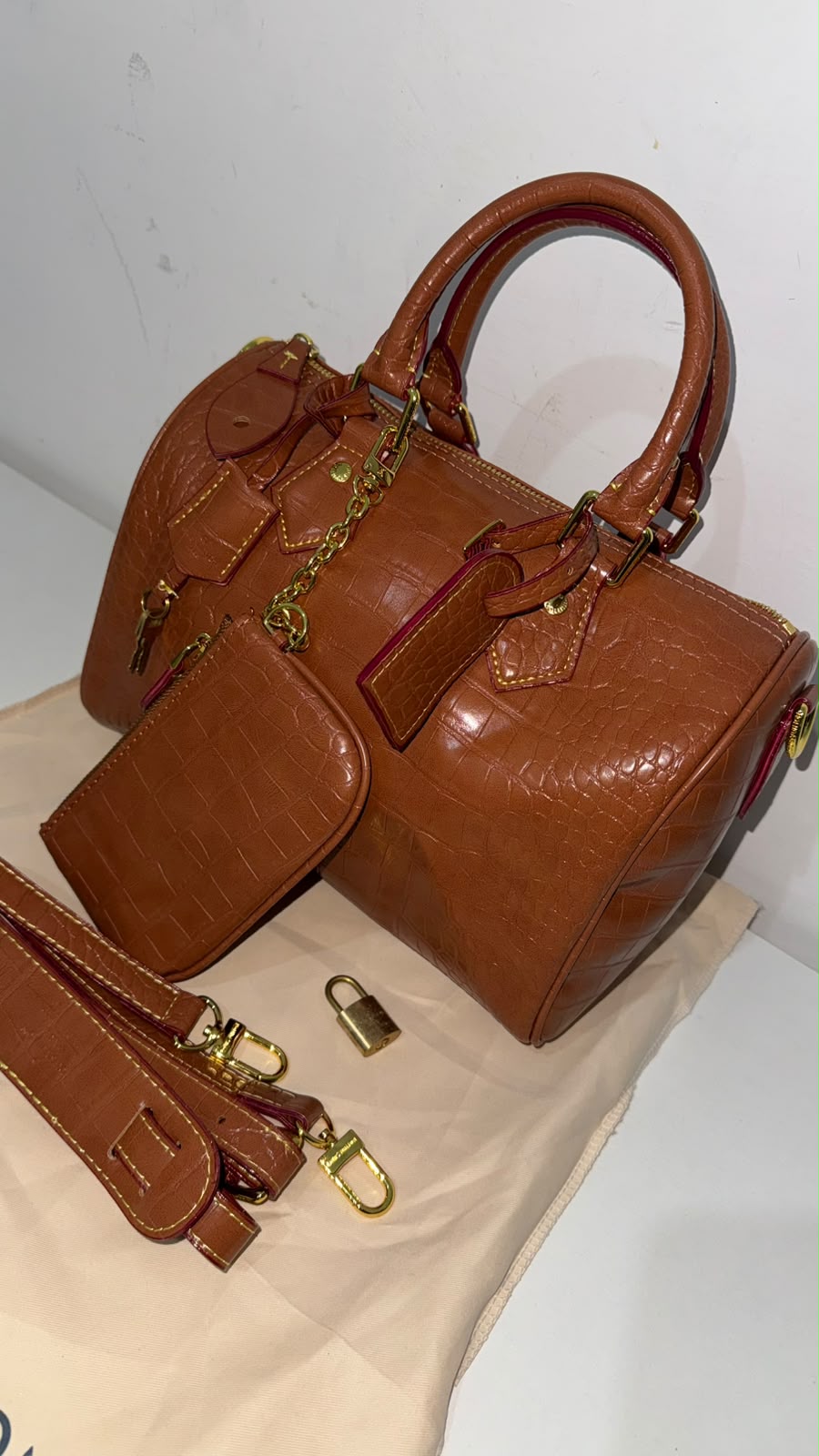 Borsa LV 027