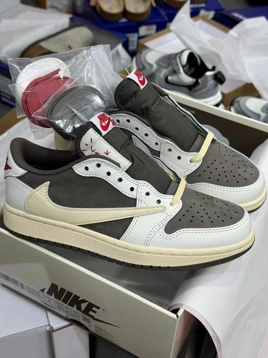 Nike Air Jordan 1 Retro Low OG SP Travis Scott Reverse Mocha
